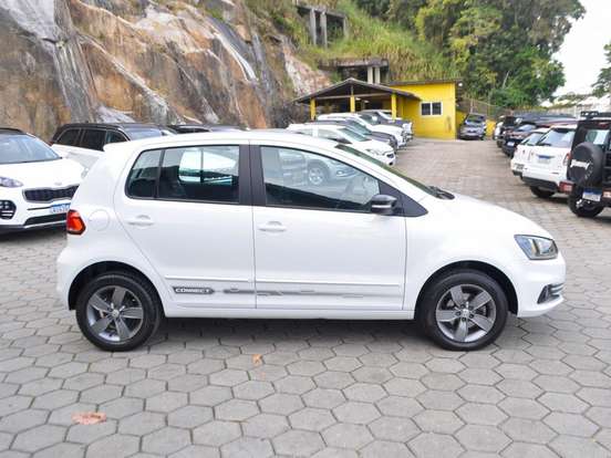 VOLKSWAGEN-FOX-1.6 MSI TOTAL FLEX CONNECT 4P MANUAL VOLKSWAGEN-FOX-2020