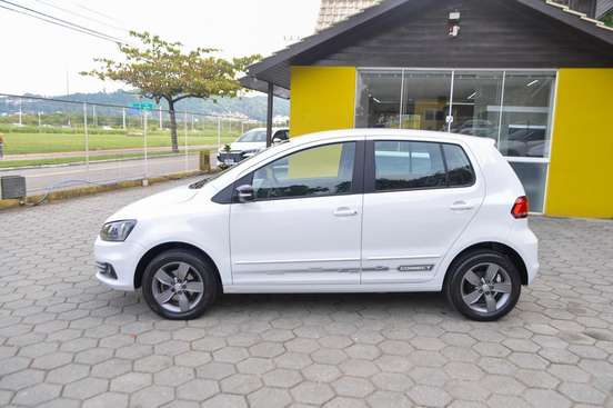 VOLKSWAGEN-FOX-2020