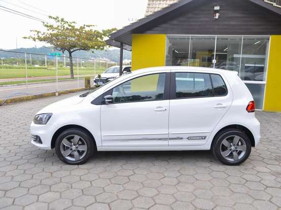VOLKSWAGEN-FOX-1.6 MSI TOTAL FLEX CONNECT 4P MANUAL VOLKSWAGEN-FOX-2020