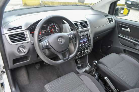 VOLKSWAGEN-FOX-2020