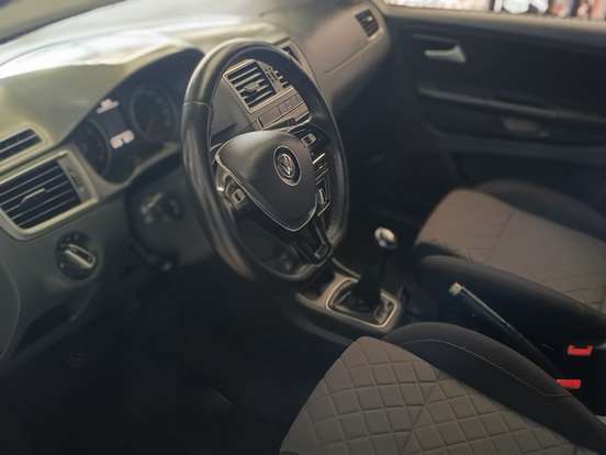 VOLKSWAGEN-FOX-2020