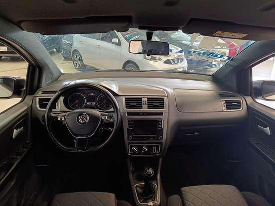 VOLKSWAGEN-FOX-2020