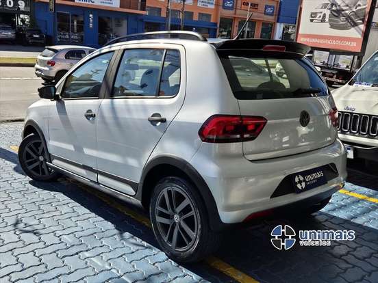 VOLKSWAGEN-FOX-2018