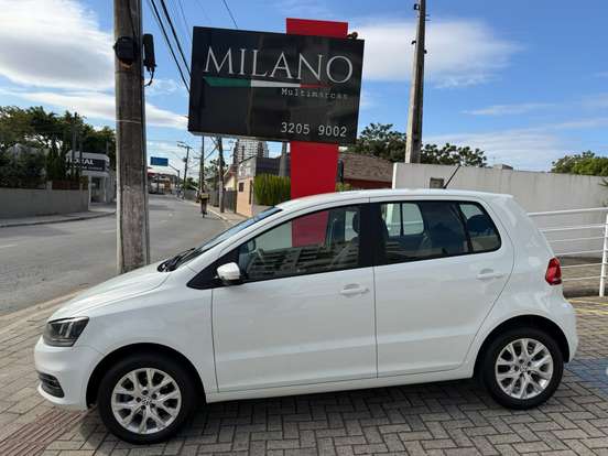 VOLKSWAGEN-FOX-2017