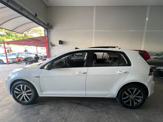 VOLKSWAGEN-GOLF-1.4 TSI HIGHLINE 16V GASOLINA 4P AUTOMÁTICO VOLKSWAGEN-GOLF-2014