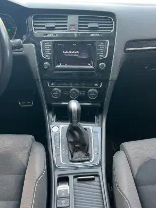 VOLKSWAGEN-GOLF-2014
