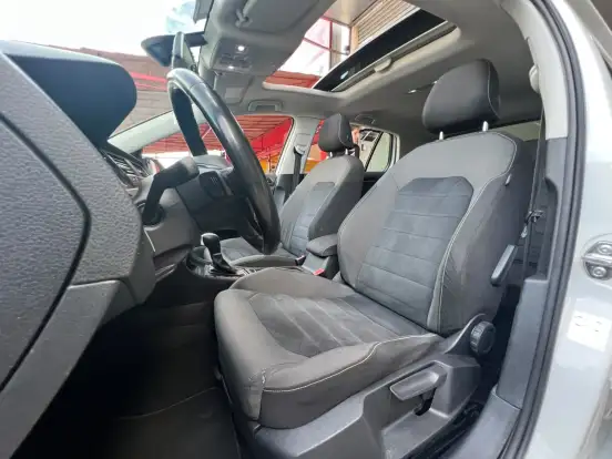 VOLKSWAGEN-GOLF-1.4 TSI HIGHLINE 16V GASOLINA 4P AUTOMÁTICO VOLKSWAGEN-GOLF-2014