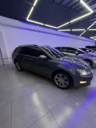 VOLKSWAGEN-GOLF-2015