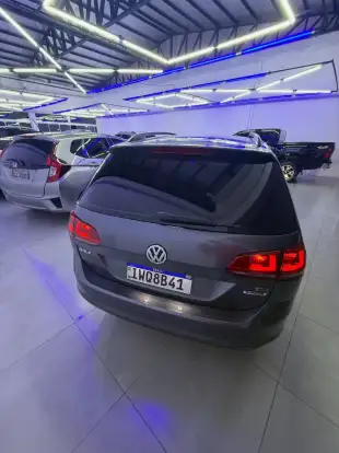 VOLKSWAGEN-GOLF-2015