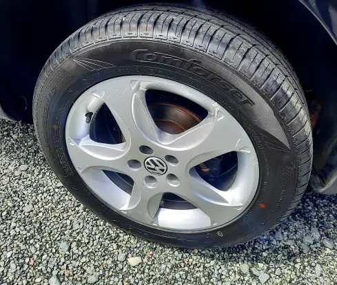 VOLKSWAGEN-GOLF-2008