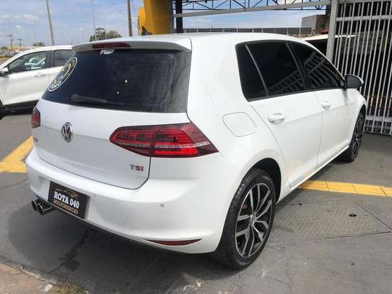 VOLKSWAGEN-GOLF-2014