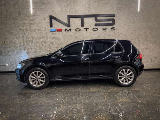VOLKSWAGEN-GOLF-2014