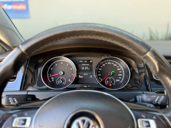 VOLKSWAGEN-GOLF-1.4 TSI HIGHLINE 16V GASOLINA 4P AUTOMÁTICO VOLKSWAGEN-GOLF-2013