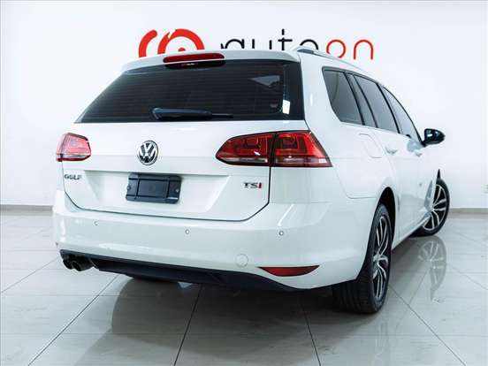 VOLKSWAGEN-GOLF-2017