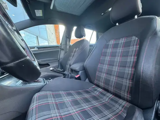 VOLKSWAGEN-GOLF-2.0 TSI GTI 16V TURBO GASOLINA 4P AUTOMÁTICO VOLKSWAGEN-GOLF-2015