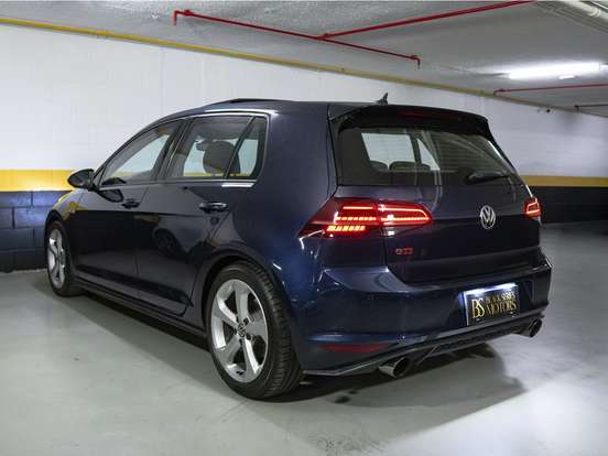 VOLKSWAGEN-GOLF-2017