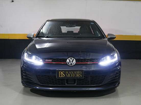 VOLKSWAGEN-GOLF-2017