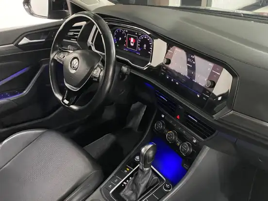 VOLKSWAGEN-JETTA-2018