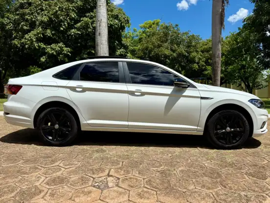 VOLKSWAGEN-JETTA-2019