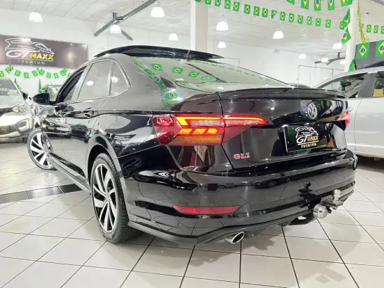 VOLKSWAGEN-JETTA-2019