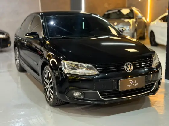 VOLKSWAGEN JETTA 2.0 COMFORTLINE FLEX 4P TIPTRONIC