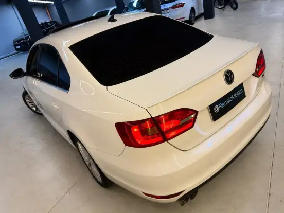 VOLKSWAGEN-JETTA-2014