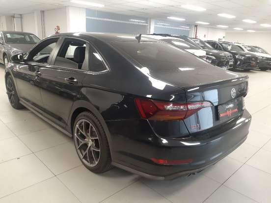 VOLKSWAGEN-JETTA-2019