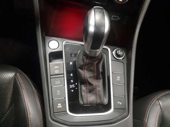 VOLKSWAGEN-JETTA-2019