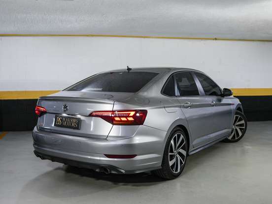 VOLKSWAGEN-JETTA-2021