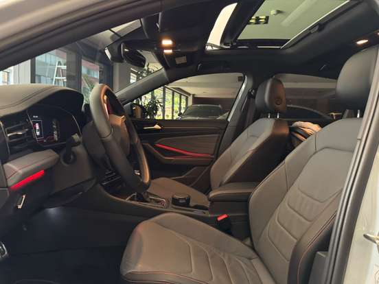 VOLKSWAGEN-JETTA-2025