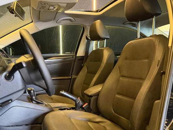 VOLKSWAGEN-JETTA-2012