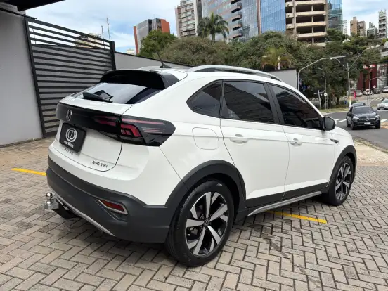 VOLKSWAGEN-NIVUS-1.0 200 TSI TOTAL FLEX HIGHLINE AUTOMÁTICO VOLKSWAGEN-NIVUS-2023