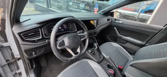 VOLKSWAGEN-NIVUS-1.0 200 TSI TOTAL FLEX HIGHLINE AUTOMÁTICO VOLKSWAGEN-NIVUS-2023