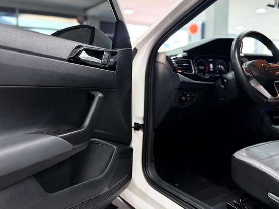VOLKSWAGEN-NIVUS-1.0 200 TSI TOTAL FLEX COMFORTLINE AUTOMÁTICO VOLKSWAGEN-NIVUS-2023