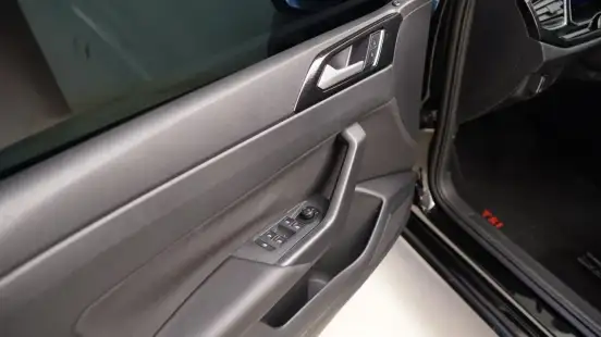 VOLKSWAGEN-POLO-2024
