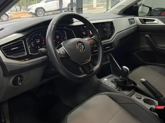VOLKSWAGEN-POLO-2019