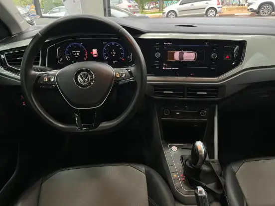 VOLKSWAGEN-POLO-2019