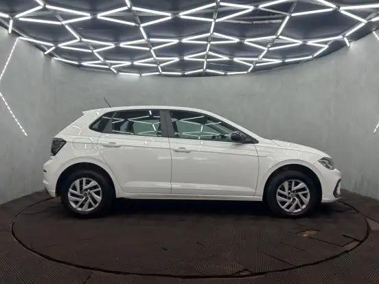 VOLKSWAGEN-POLO-2024