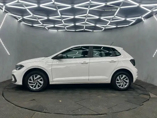 VOLKSWAGEN-POLO-2024