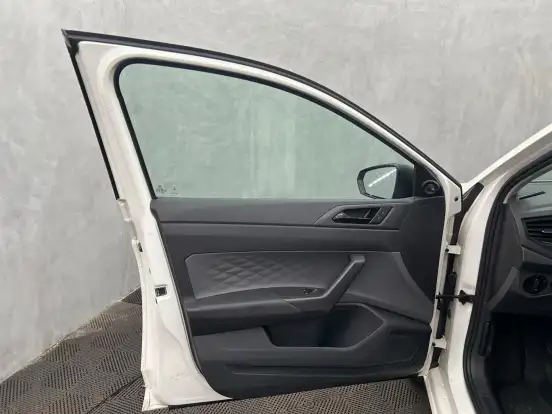 VOLKSWAGEN-POLO-2024