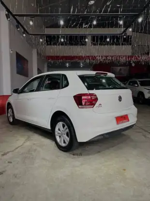 VOLKSWAGEN-POLO-2021