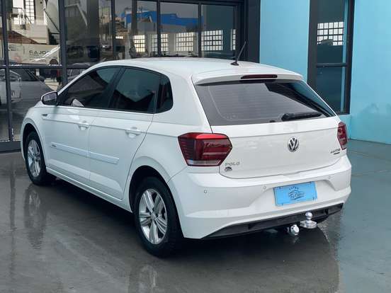 VOLKSWAGEN-POLO-2018
