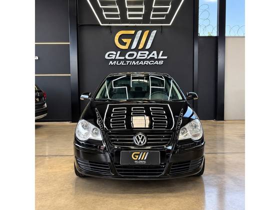 VOLKSWAGEN POLO SEDAN 1.6 8V GASOLINA 4P MANUAL