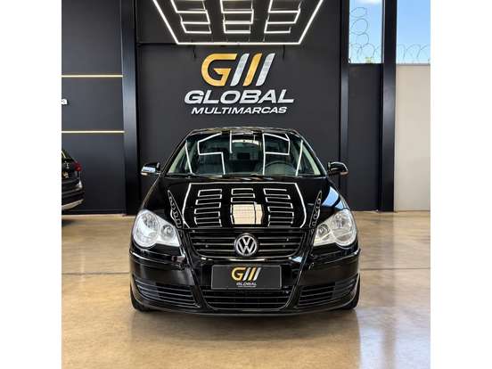 VOLKSWAGEN-POLO SEDAN-2010