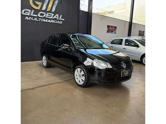 VOLKSWAGEN-POLO SEDAN-2010