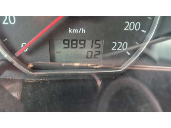 VOLKSWAGEN-POLO SEDAN-2012