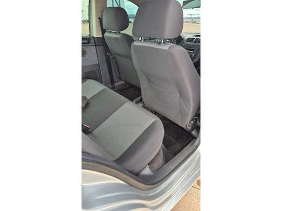 VOLKSWAGEN-POLO SEDAN-2012