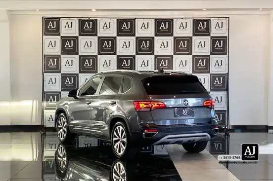 VOLKSWAGEN-TAOS-2021