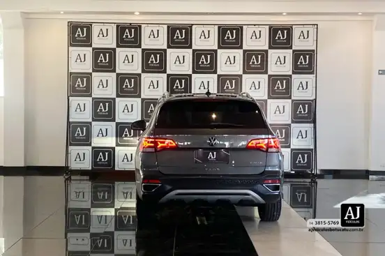 VOLKSWAGEN-TAOS-2021