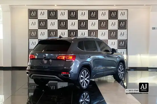 VOLKSWAGEN-TAOS-2021